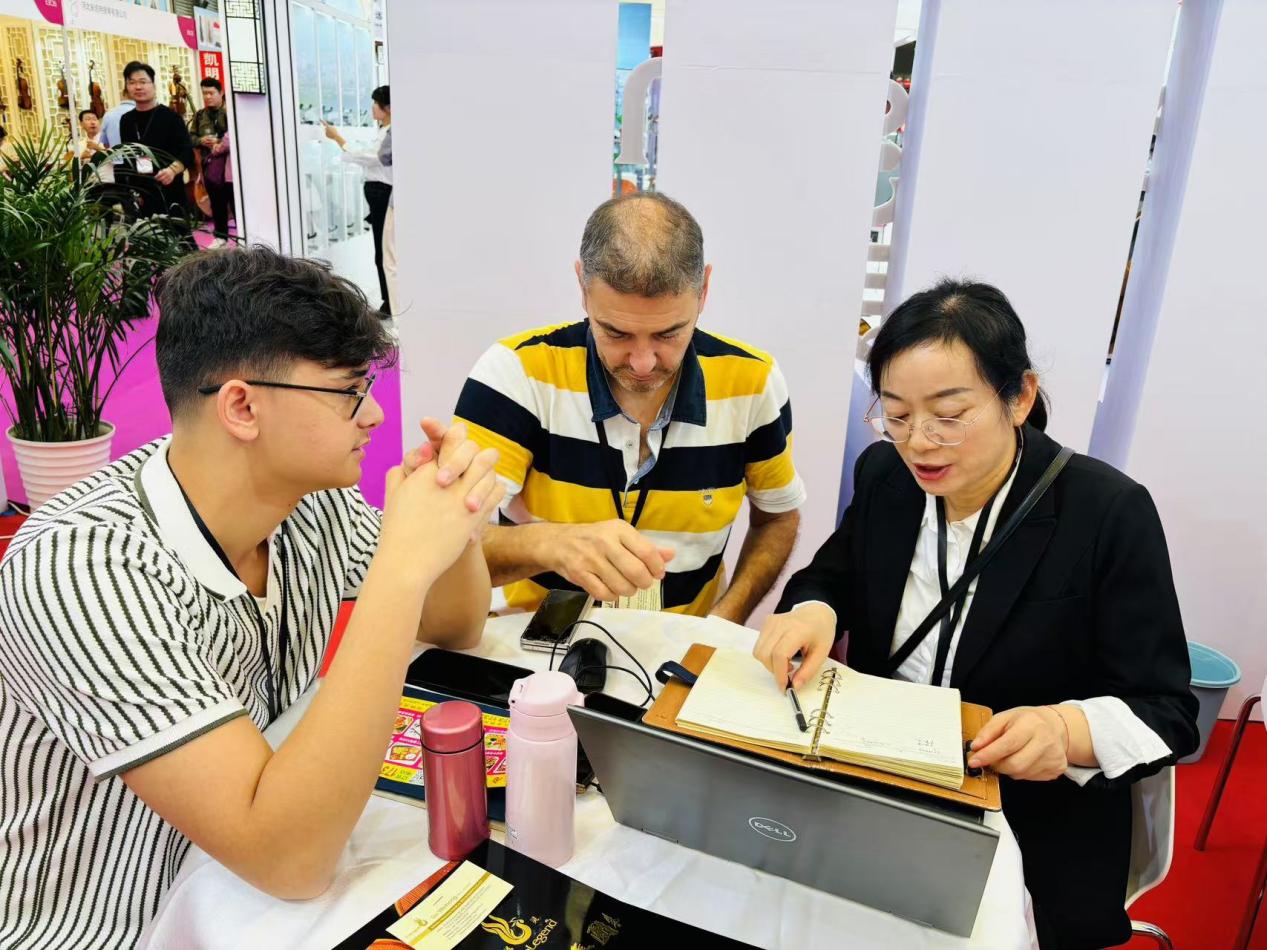 江蘇鳳靈樂器有限公司 江蘇鳳靈樂器有限公司