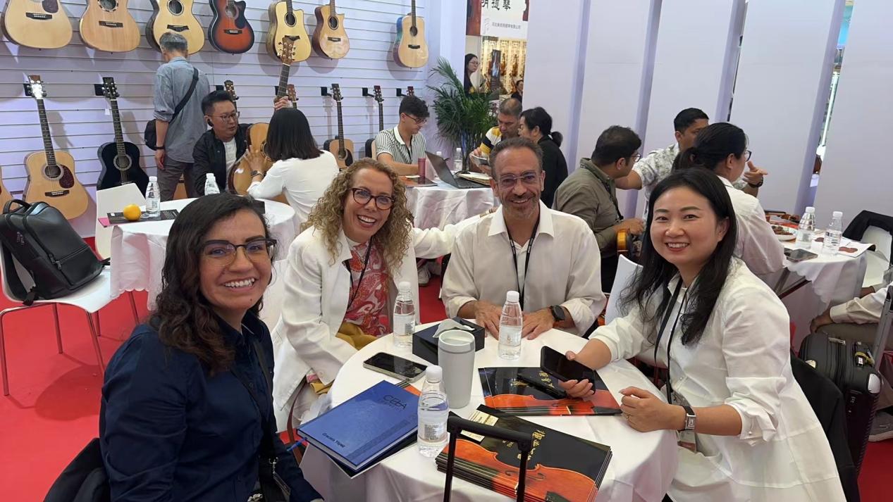 江蘇鳳靈樂器有限公司 江蘇鳳靈樂器有限公司